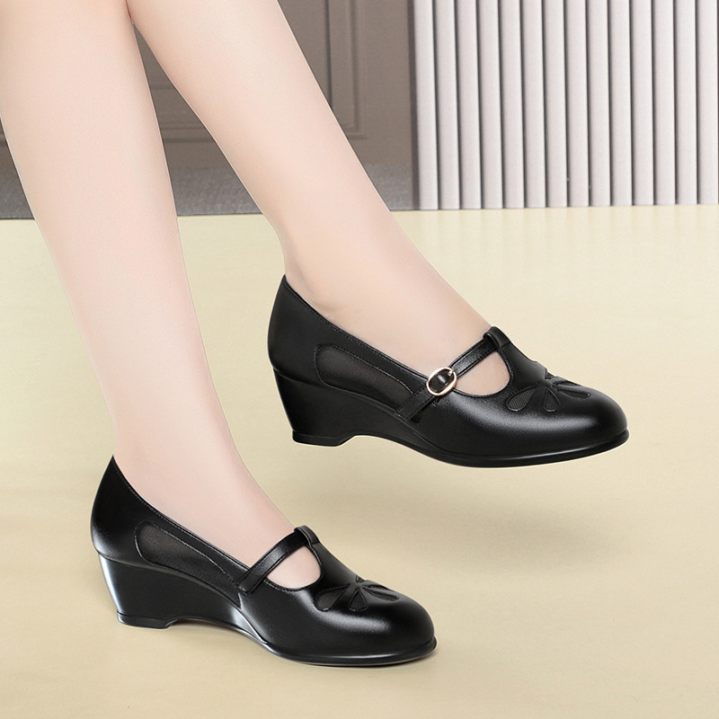 中年女性夏メッシュカットアウトウェッジヒールシューズ軽量ソフ - Women'S Fashion Shoes のレビューと価格