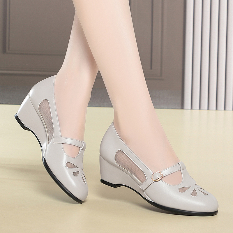 中年女性夏メッシュカットアウトウェッジヒールシューズ軽量ソフ - Women'S Fashion Shoes のレビューと価格