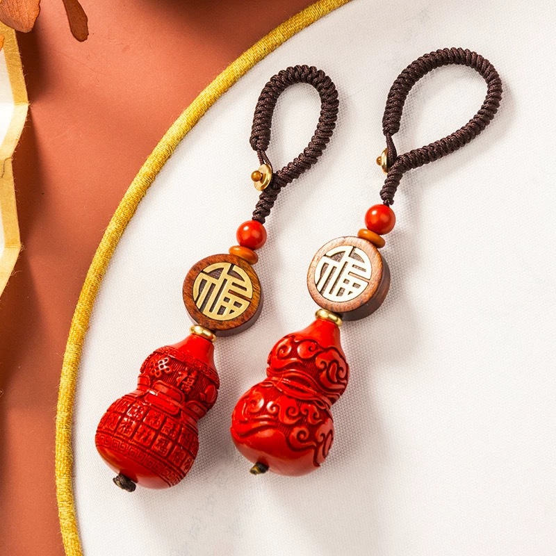 ファッション性の高い、赤い辰砂色の翡翠製瓢箪型キーチェーンペ - Women'S Fashion Jewellery のレビューと価格